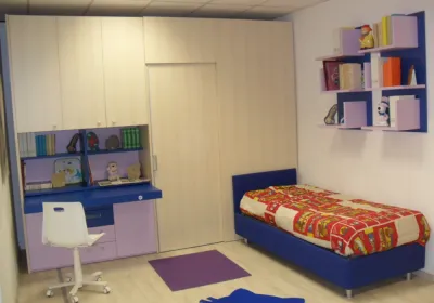 Cameretta con cabina e letto imbottito
