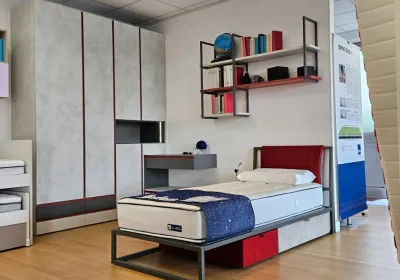Camera con gole scrivania estraibile - letto escluso